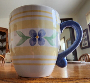 Summer Breeze Mugs (pair) 16 oz. Pfaltzgraff Stoneware White Yellow Green !