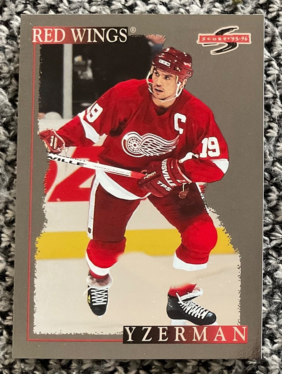 1995-96 STEVE YZERMAN SCORE BLACK ICE PARALLEL INSERT SP CARD #240