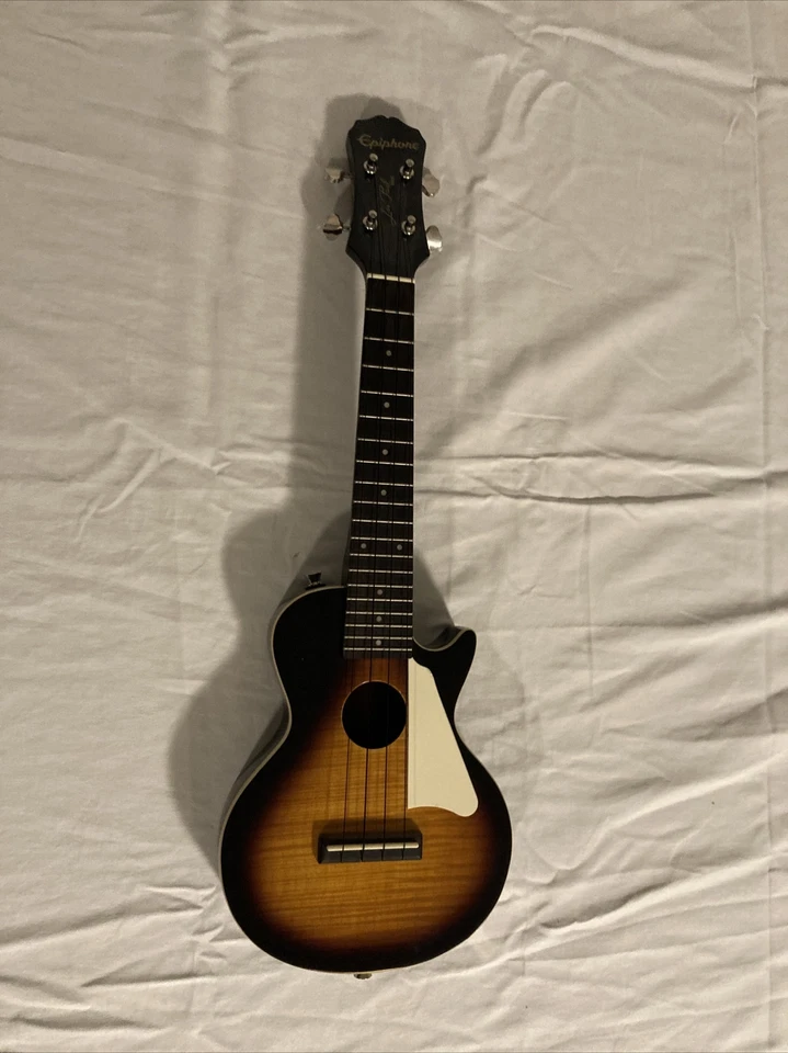 NEW! Acoustic/electric Ukulele - Image 3 of 3