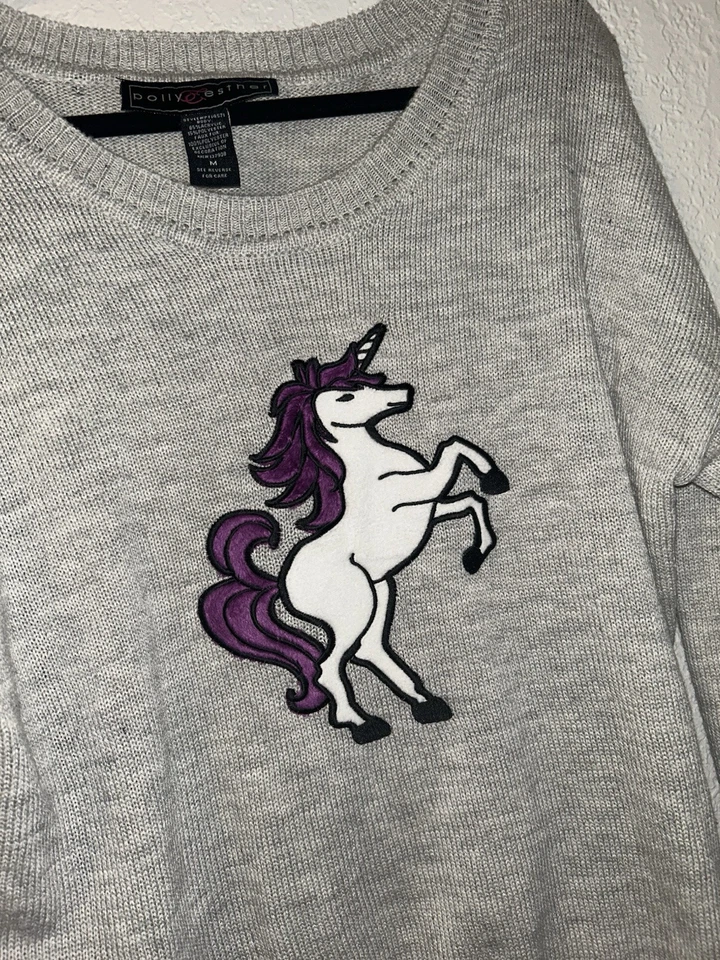 Suéter vintage Polly & Esther cinza unicórnio 🦄. Único.  🌞 Tamanho médio - Imagem 2 de 2