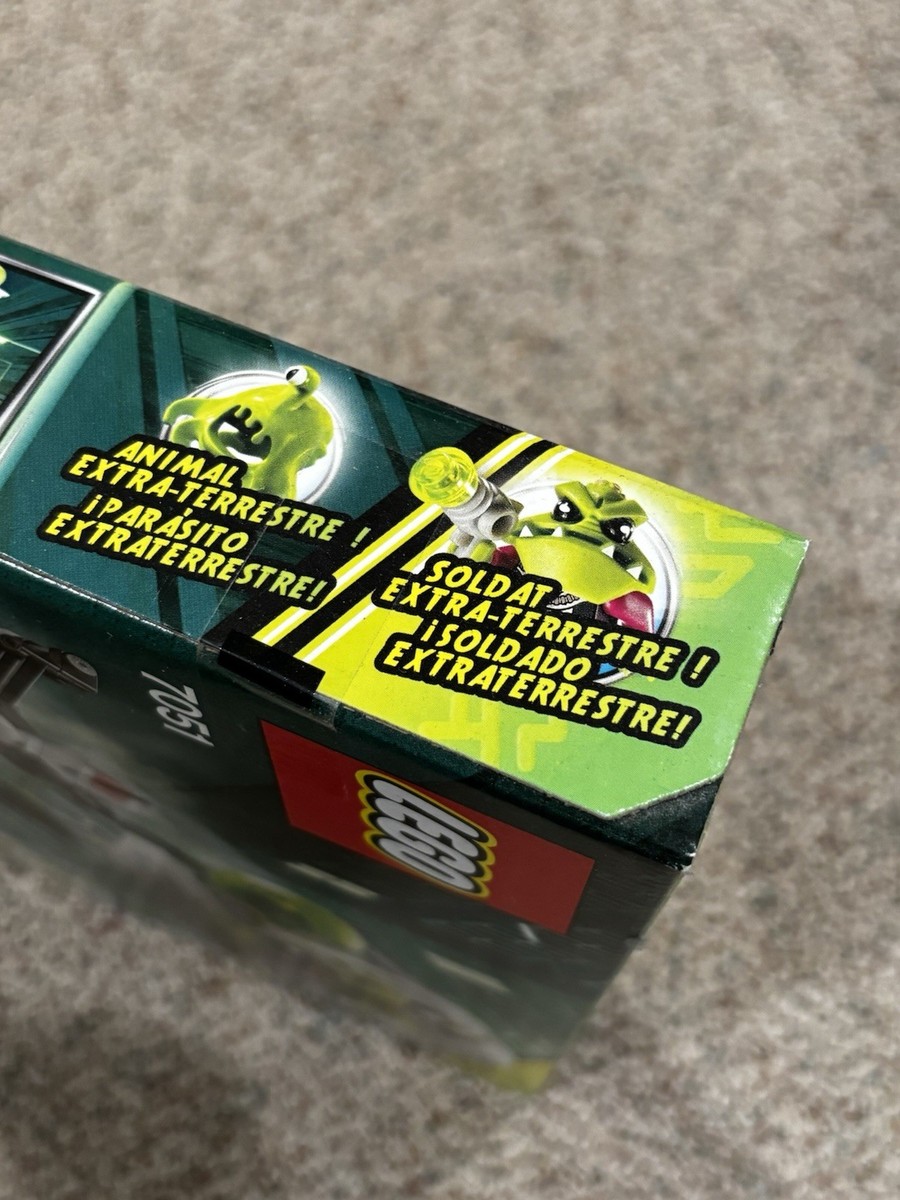 LEGO Alien Conquest – 7051 Tripod Invader Set, Retired - NEW