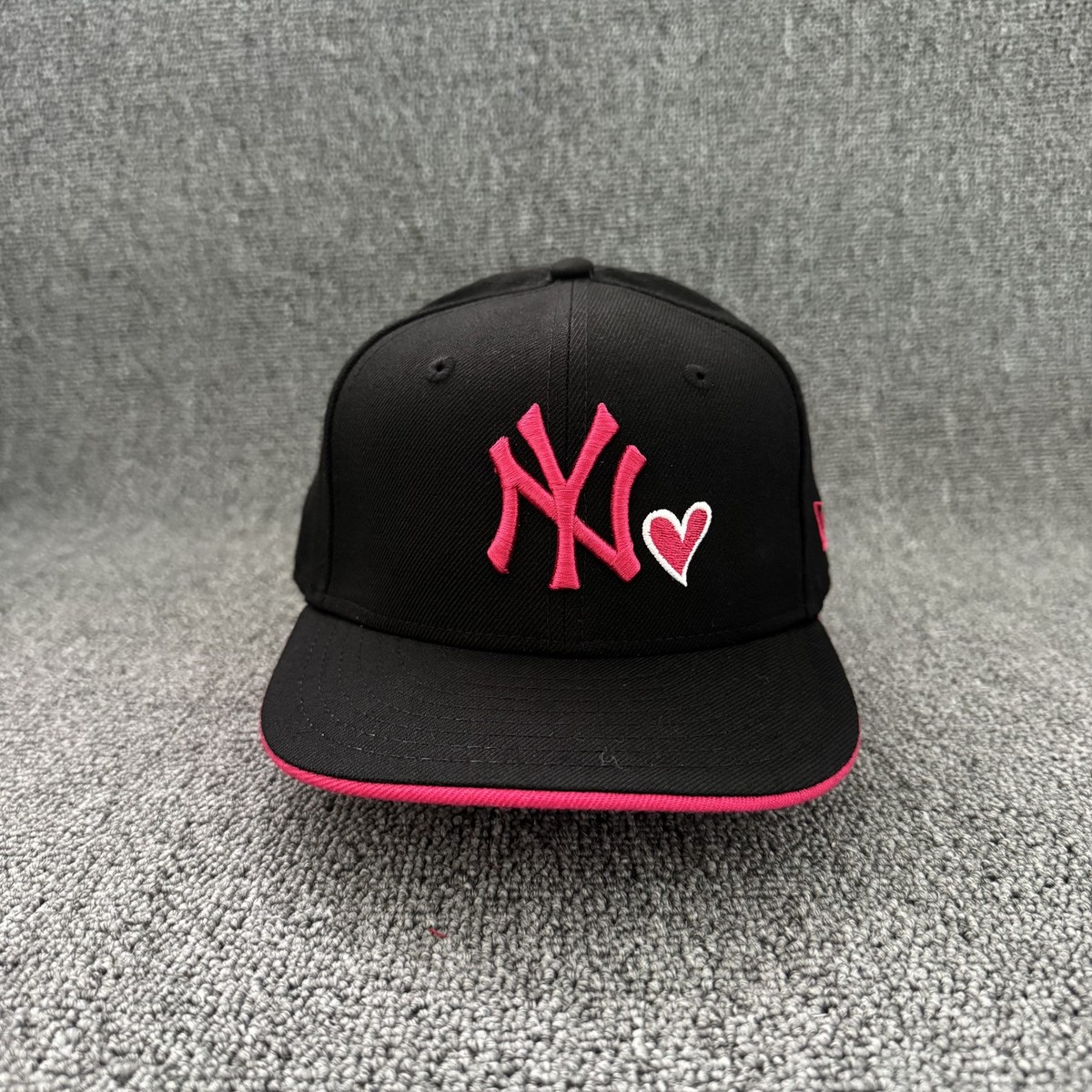 New Era New York Yankees Black Pink Heart Logo Cap Hat