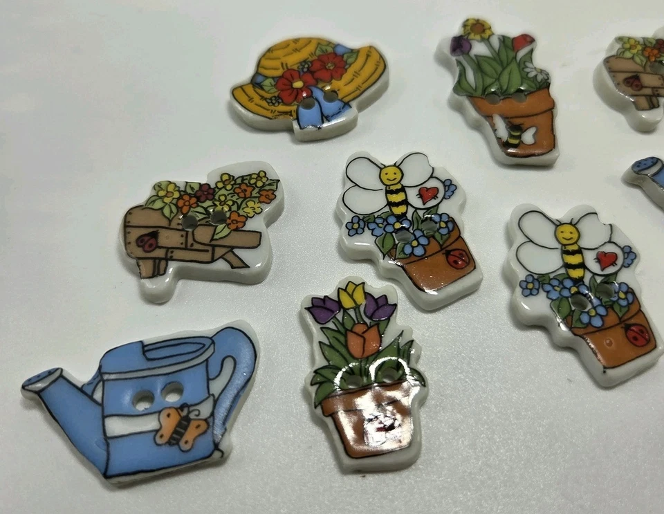 VTG Unknown Brand 12 Ceramic Sewing Buttons Flower Pots Watering Cans Bonnets - Image 3 of 4