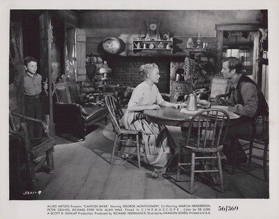George Montgomery + Marcia Henderson in Canyon River (1956)   Photo M 383
