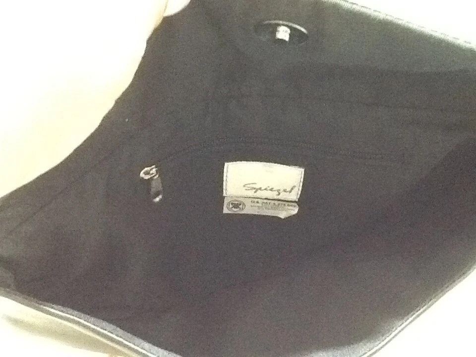 Bolso sin asas Spiegel pequeño de cuero con cierre de solapa con broche Foto 3 de 4