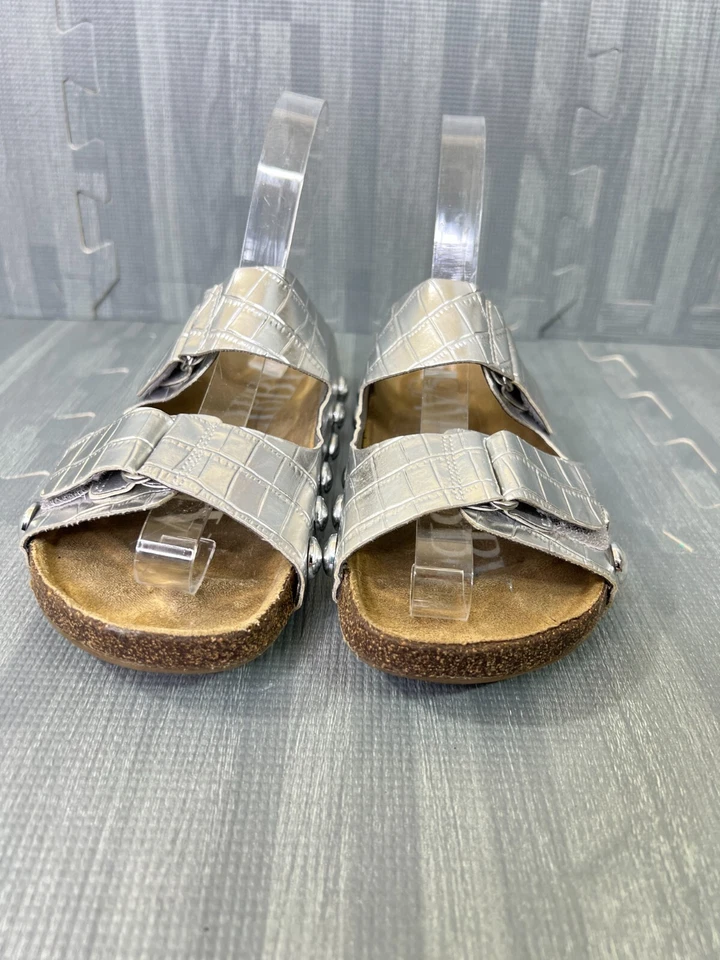 Sandalia Sam & Libby Metálica Plateada Mujer Talla 5 Tachonada Punta Abierta Deslizable Foto 4 de 4