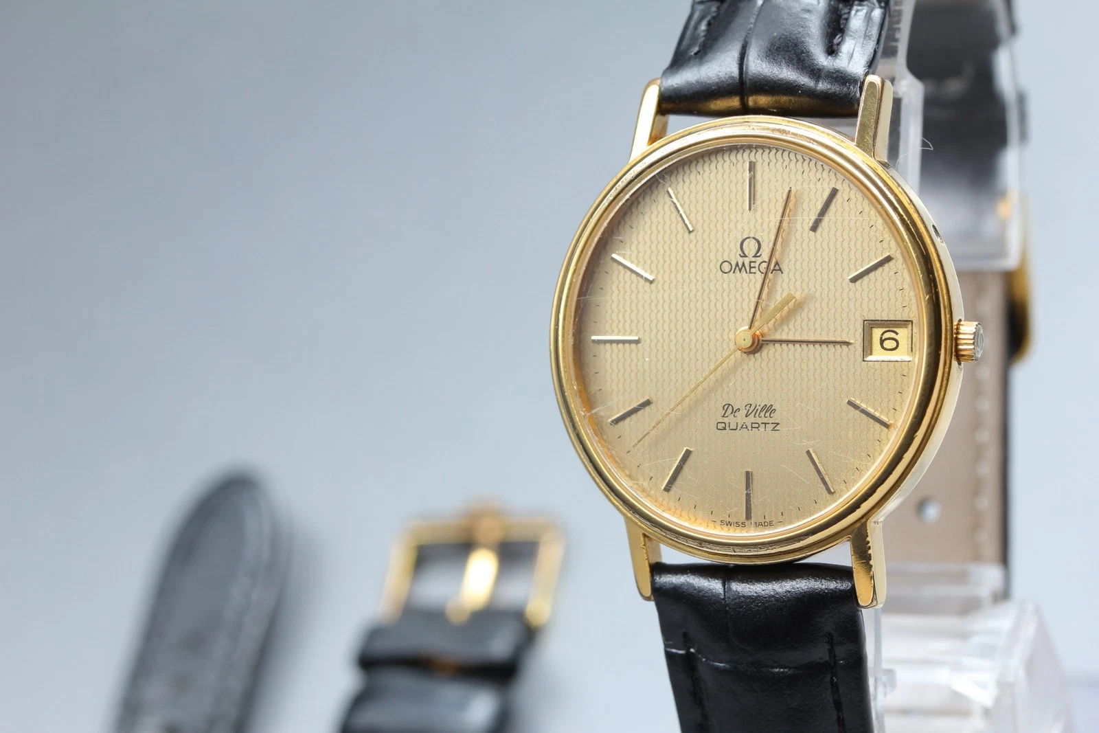 Omega — 1979 *Near MINT* OMEGA De Ville Cal.1332 192.0057 Gold Dial Quartz Mens Vintage