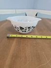 Vintage Pyrex Gooseberry 441 Black, White 1 1/2 Pt. Cinderella Bowl