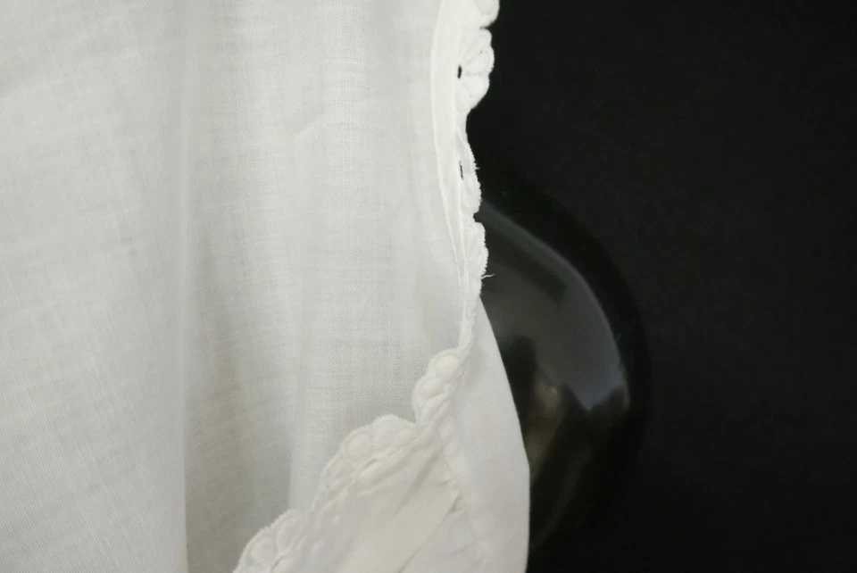 Gr.44 Dirndlbluse weiß Bluse für Dirndl Baumwollmischung mit Spitze B11128 - Bild 4 von 4