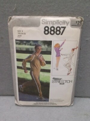 SIZE 8-12 Miss UNCUT SIMPLICITY 8887 PATTERN Vintage 1970s JOGGING SUIT SHORTS