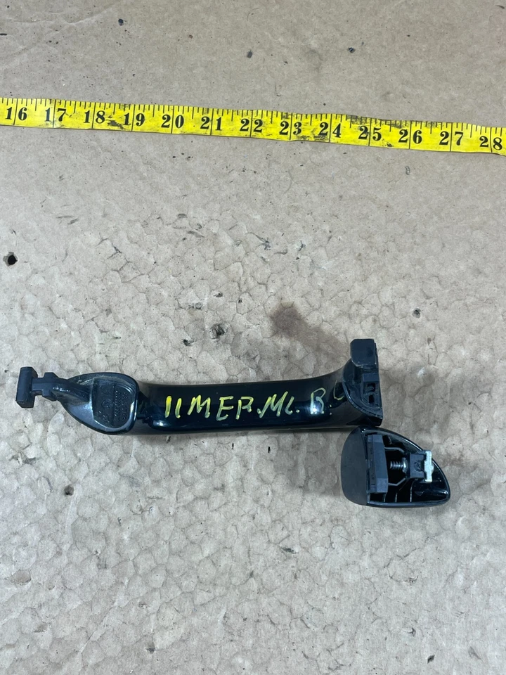 Manija de puerta exterior trasera izquierda del lado del conductor Mercedes Benz ML350 2006-2013 OEM. Foto 2 de 4