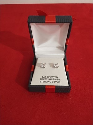 2,5 CT.T.W. Laborgefertigte weiße Saphir Ohrstecker in Silber