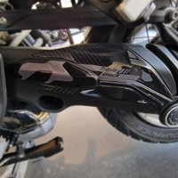 Aufkleber 3D Kompatibel BMW R 1300 GS Triple Black 2023-2026 Hinterradschwinge