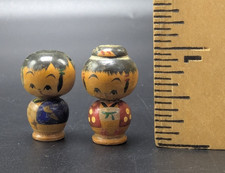 Lot miniature vintage 1" mini poupée Kokeshi fille garçon peint main