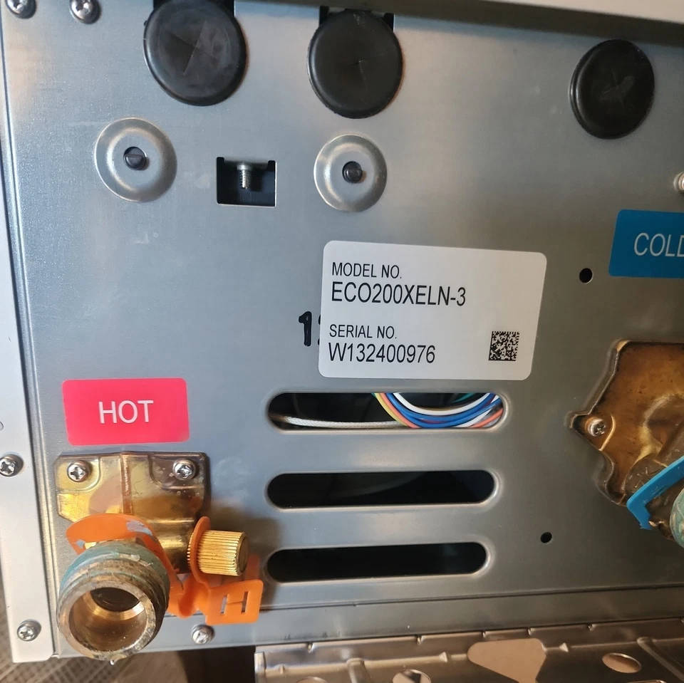 Calentador de agua sin tanque Rheem ECO200XELN-3 NG 9,5 GPM exterior inteligente modelo 2024 Foto 2 de 4