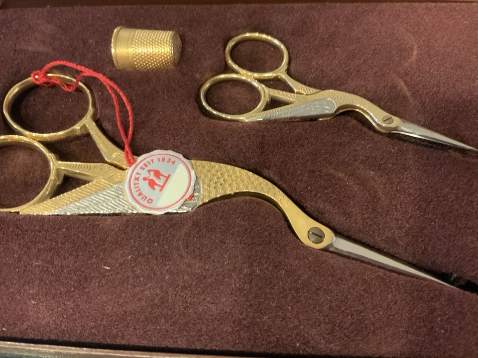 ROBERT KLAAS HANDMADE GERMAN SEWING SET 3 PC STORK SCISSORS GOLD PLATED SHEATH - Image 2 of 4