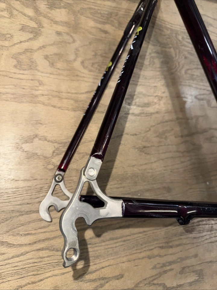 Cuadro de bicicleta de carretera Calfee Carbon Tetra-Pro 56 cm rojo hecho en EE. UU. Foto 2 de 4