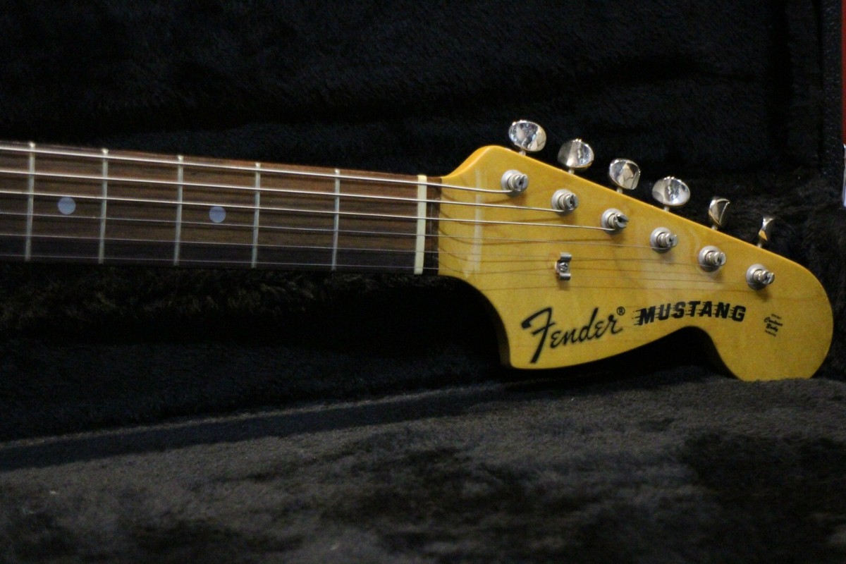 NEW Fender Japan Mustang MG 69 VWH Vintage White Electric