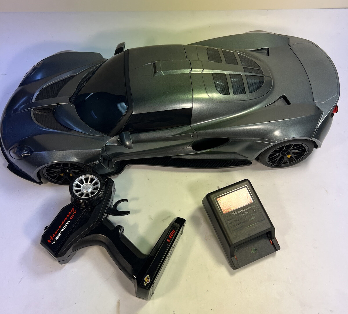 Toys R Us 1:8 Fast Lane RC Car Hennessey Venom GT W/ Remote, Battery, & Charger