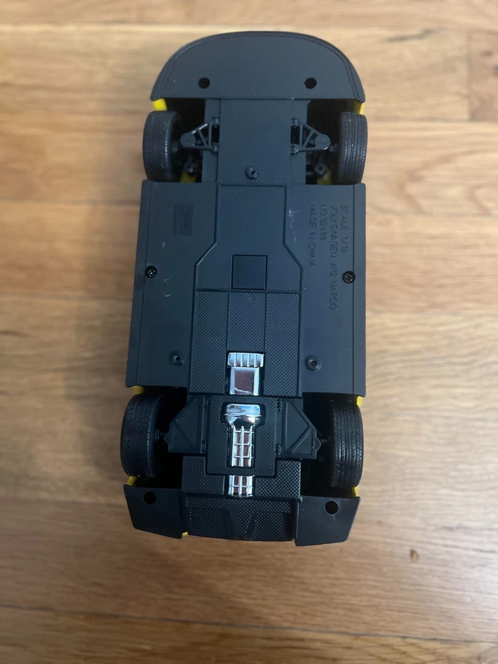 RC2 1:18 James Bond Aston Martin DBS – Quantum of Solace – Die-Cast Model Car – - Image 4 of 4