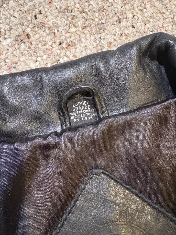 Chaqueta de trinchera de cuero negra Jacqueline Ferrar de colección para mujer. Talla L Foto 3 de 4