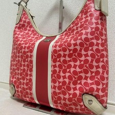 COACH Signature Shoulder Bag Pink F15136