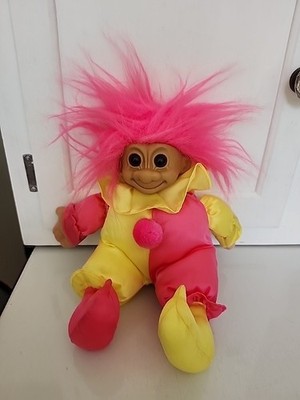 Russ Berrie Troll Doll #3604 Creepy Ugly Old School Pink Hair Jester Satin