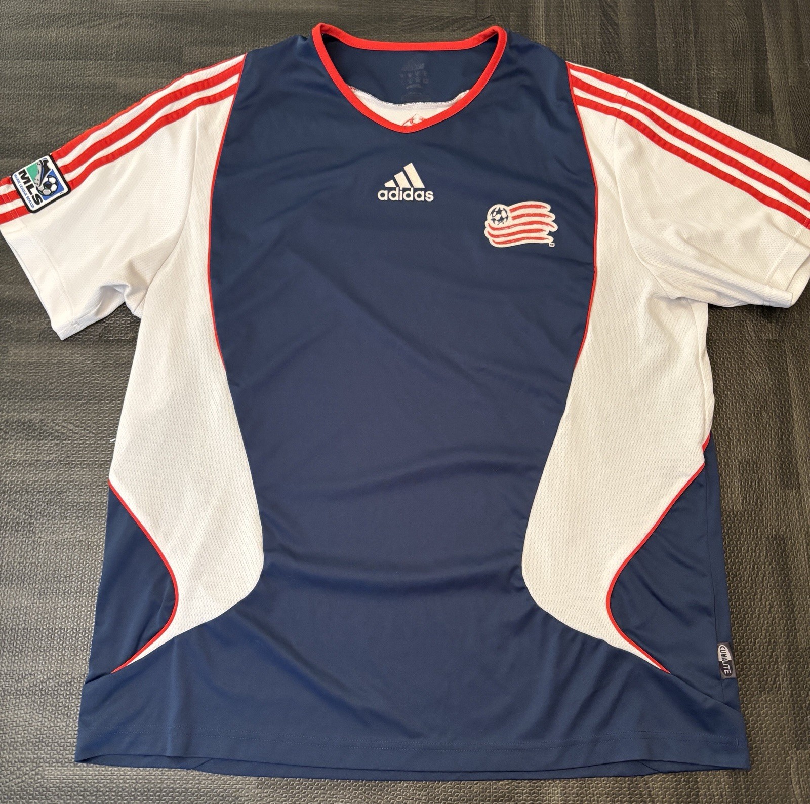 Adidas 2007 New England Revolution MLS Men’s Size XL Soccer Pregame Jersey Kit