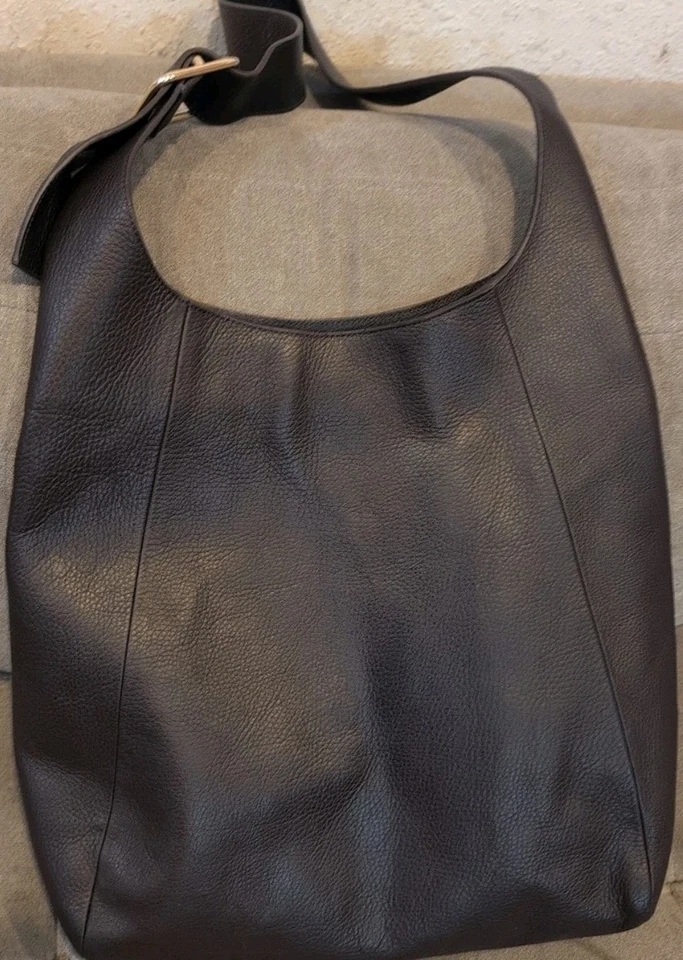 Bolso de Hombro COS Grande de Cuero Guijarro - Marrón con Dorado - Buen Estado Foto 2 de 4