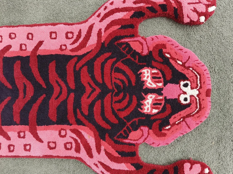 Tibetan Tiger Rugs Handmade 100% Woolen Hand Tufted For Home Decoration - Image 3 of 4