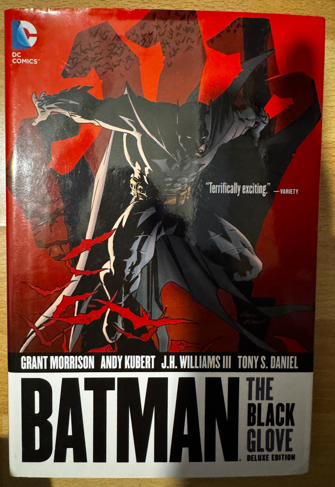 Batman Black Glove Deluxe Hardback Hardcover Graphic Novel DC Comics Morrison