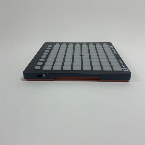 Novation Launchpad Mini Mini Grid Controller - Picture 4 of 6