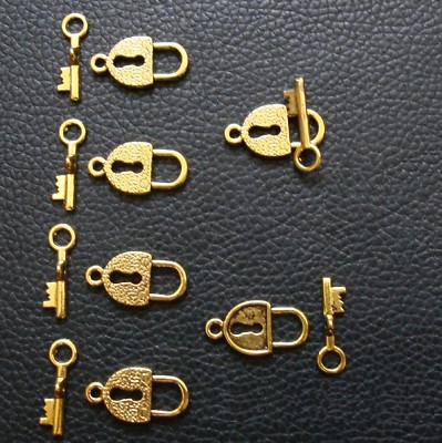 6 Ant yel gold plated 21mm Padlock and key toggles make necklaces anklets fpc313