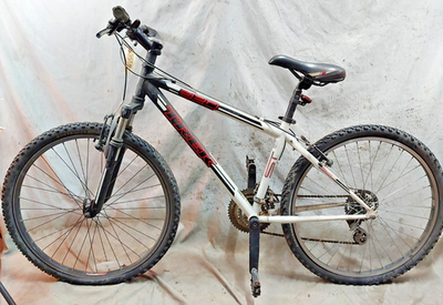 08' Trek 820 MTB Bike 16