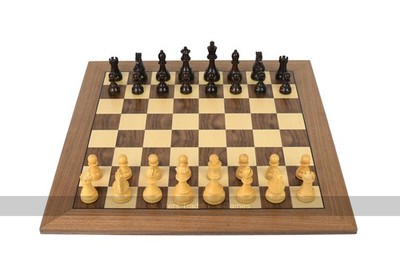 DGT Schachbrett aus Nussbaum mit königlichen Schachfiguren aus Holz (UK)