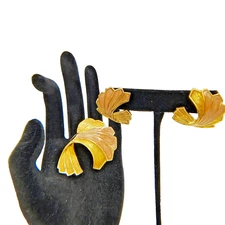 VTG Avon Draped Elegance Earrings & Scarf Ring Gold Tone Fan Peach Enamel Signed