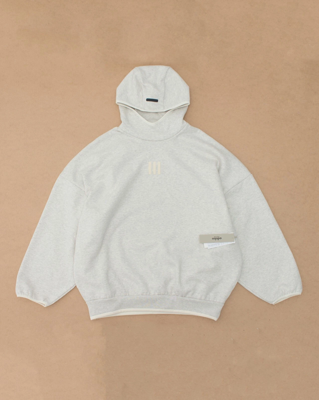 ?Felpa con cappuccio Adidas x Fear of God Athletics in pile pesante grigio erica farina d'avena IS5308