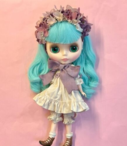 Muñeca Hasbro CWC Neo Blythe Flowergirl of Happiness - Imagen 10 de 15