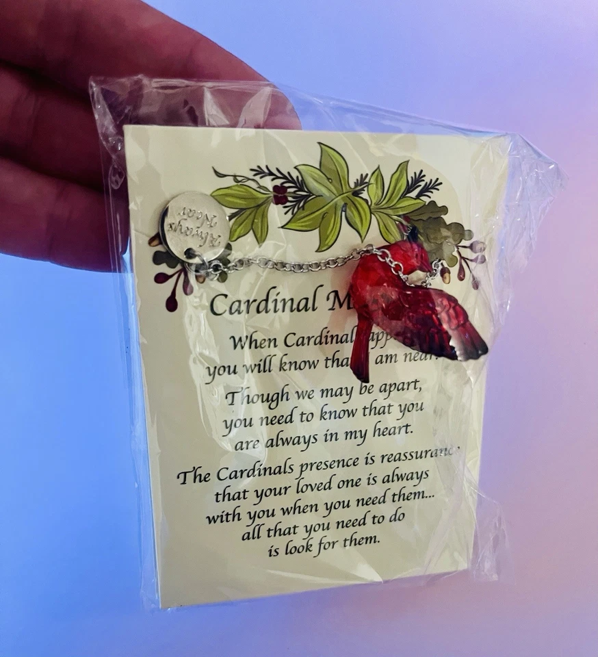 Collar Mensajero Cardinal Gretchen’s Hallmark Foto 4 de 4
