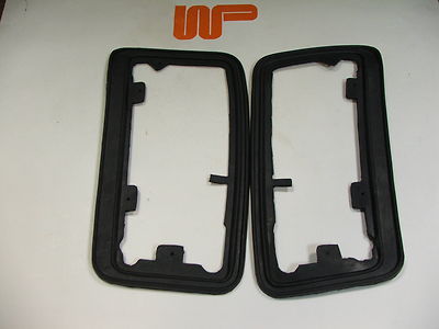 RIGHT CLASSIC MINI REAR LAMP TO BODY SEAL FOR MK4 ON DRIVERS SIDE 37H2692