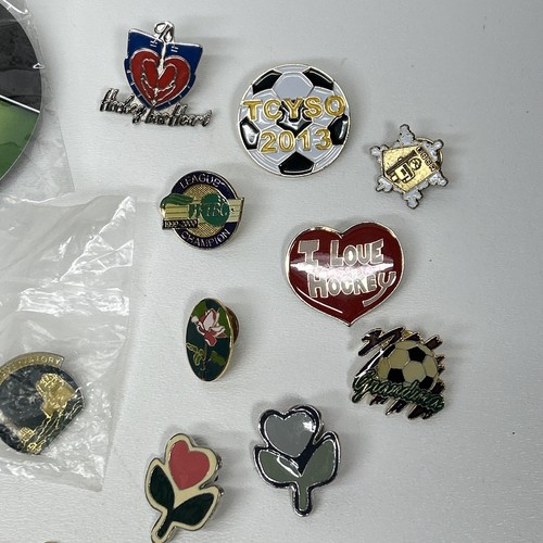 Menge 100+ verschiedene Revers Pins Charms - Bild 6 von 24