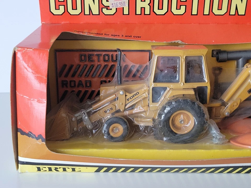 Ertl - Juego de construcción Ford 555 - 20 piezas - Diecast escala 1:32 #1457 - Nuevo Foto 2 de 4
