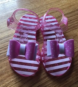 girls white jelly shoes