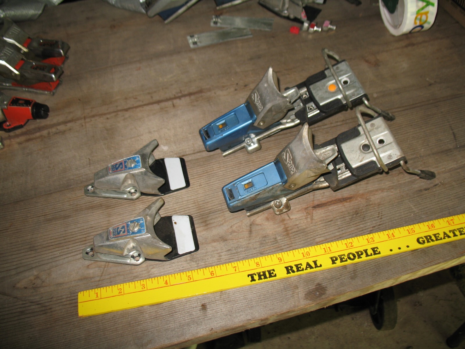 ATTACCHI SCI NEVE VINTAGE SALOMON 202 CABINA ARREDAMENTO COTTAGE