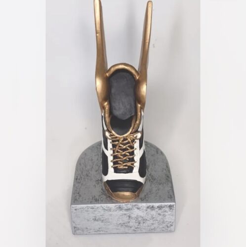 Fast Feet Sneaker Wings Trophy Award / Decor Resin Sculpture  - 第 1/4 張圖片