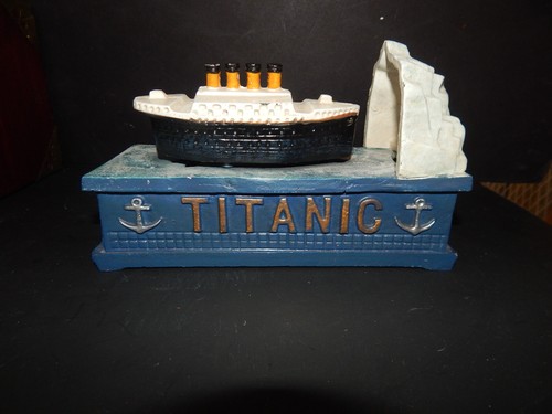 Banco mecánico de monedas de hierro fundido Titanic para barco iceberg activado por resorte - Imagen 6 de 8