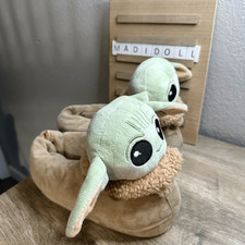 American Eagle Women  s Small Star Wars Grogu Baby Yoda Slippers