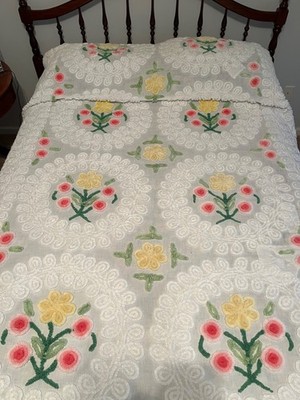 Vintage Chenille  Bedspread  Floral Bouquets  Pink Yellow Green Size 100x88''
