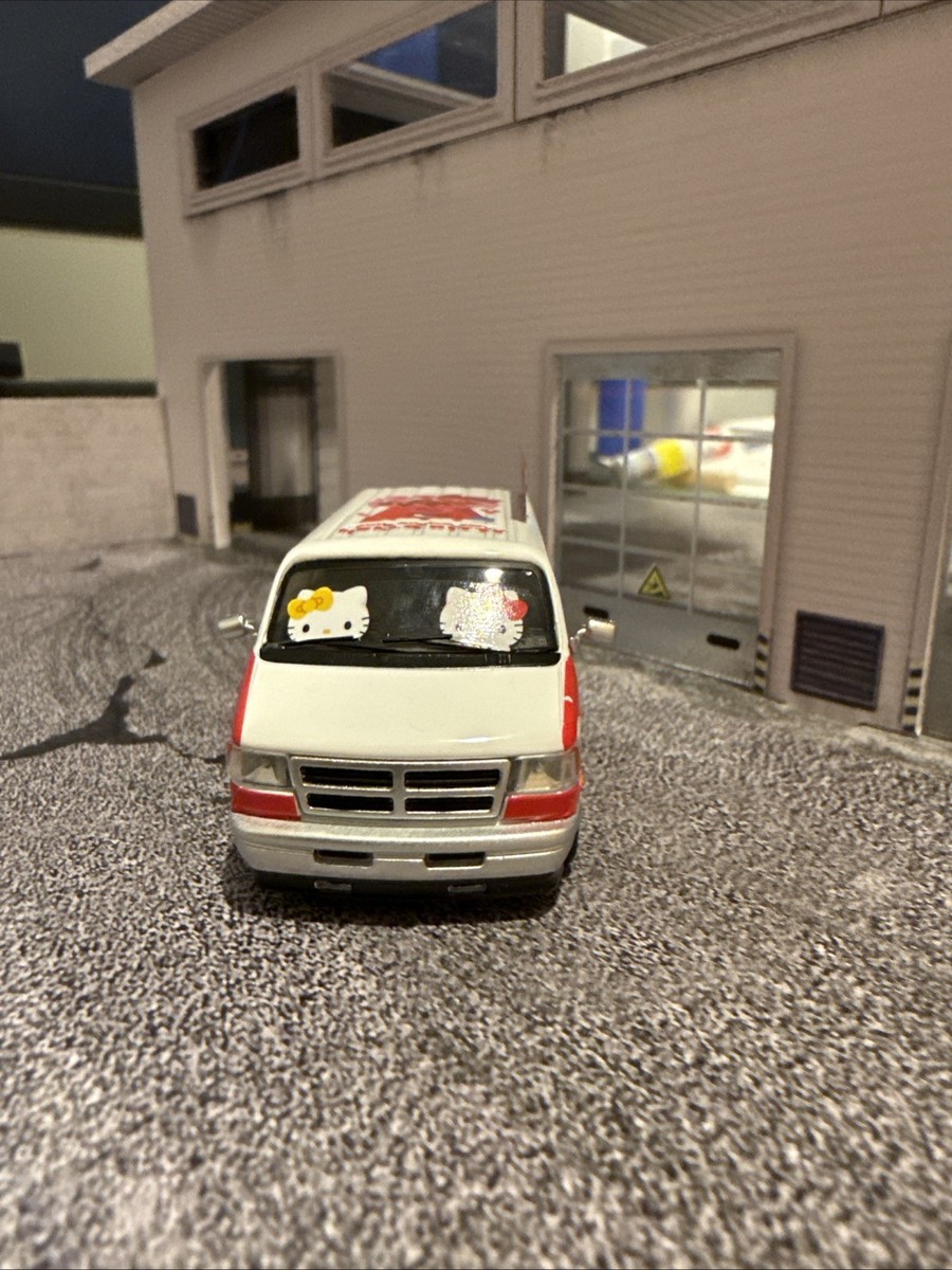 Tarmac Works TW 1:64 Dodge Van Hello Kitty Model Car Diecast