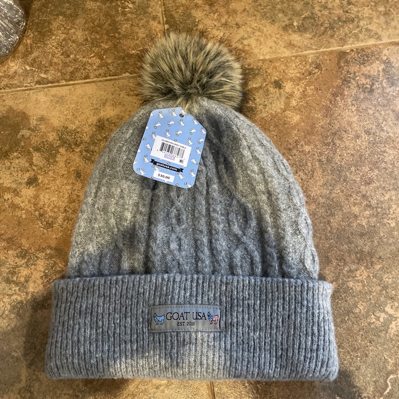 NWT! GOAT adult sized Gray Cable Knit Pom Pom warm winter hat beanie, fits most